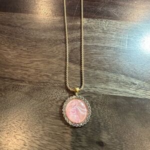 Elegant Gold and Pink Pendant Necklace